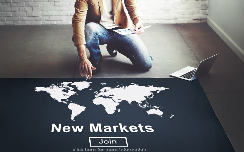 translation company-new-markets-commerce-selling-global-business-marketing-concept-min